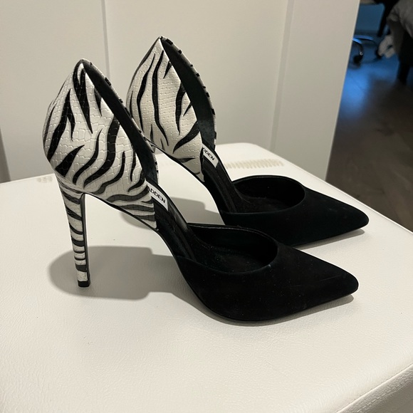 Excellent condition, worn once - Picture 1 of 3